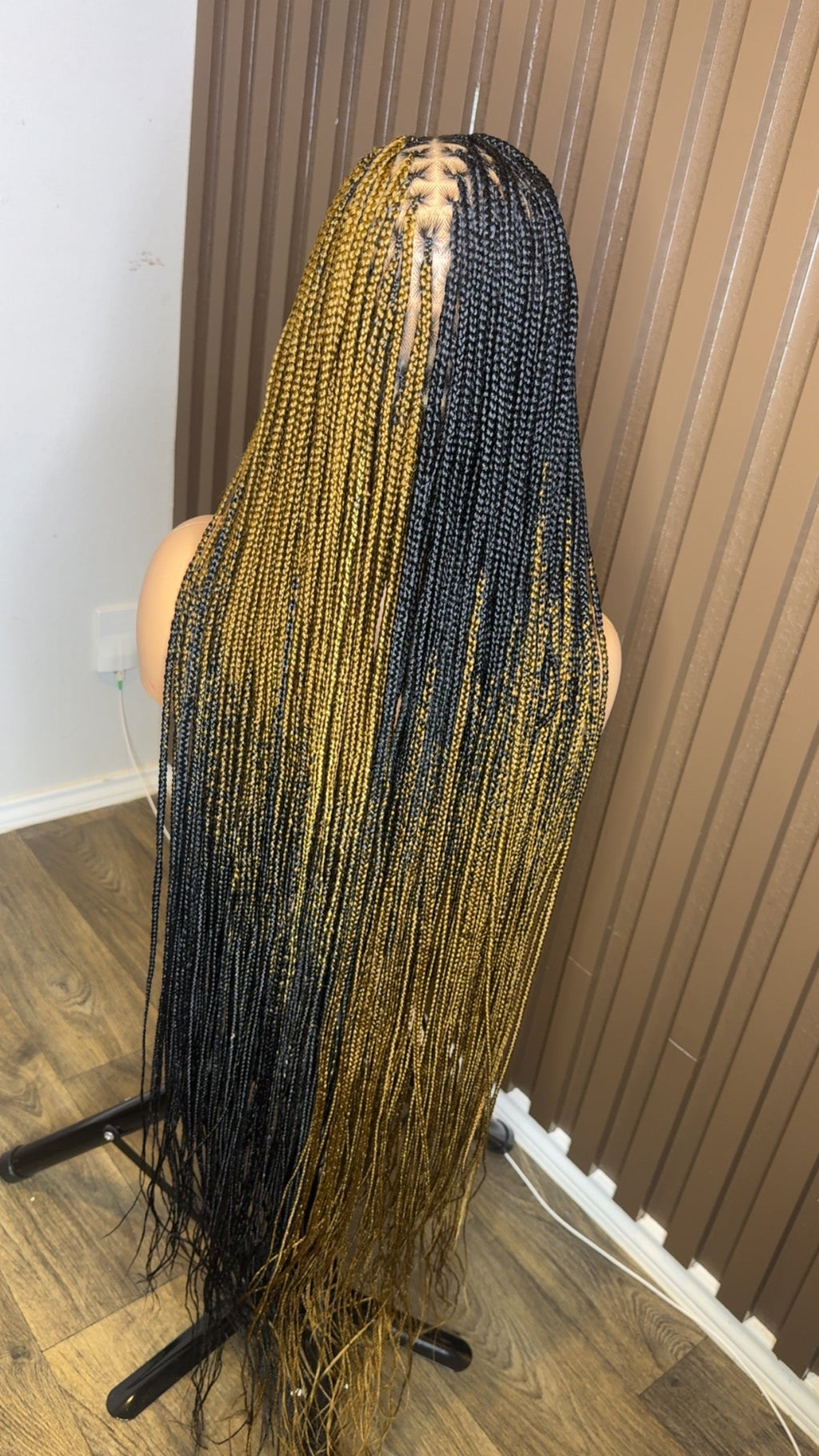 Cross braids color 27 HOL stores