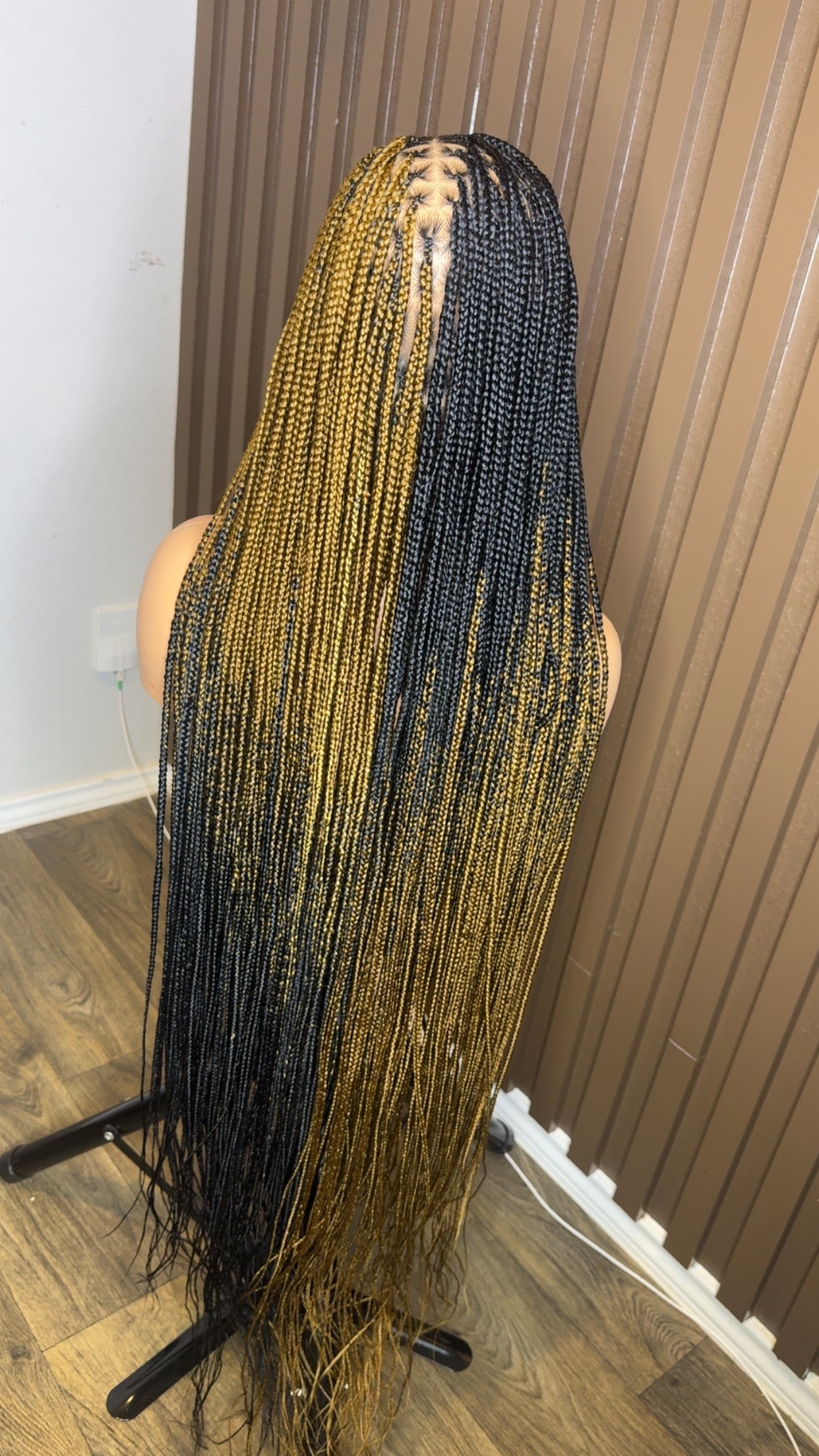Cross braids color 27 HOL stores