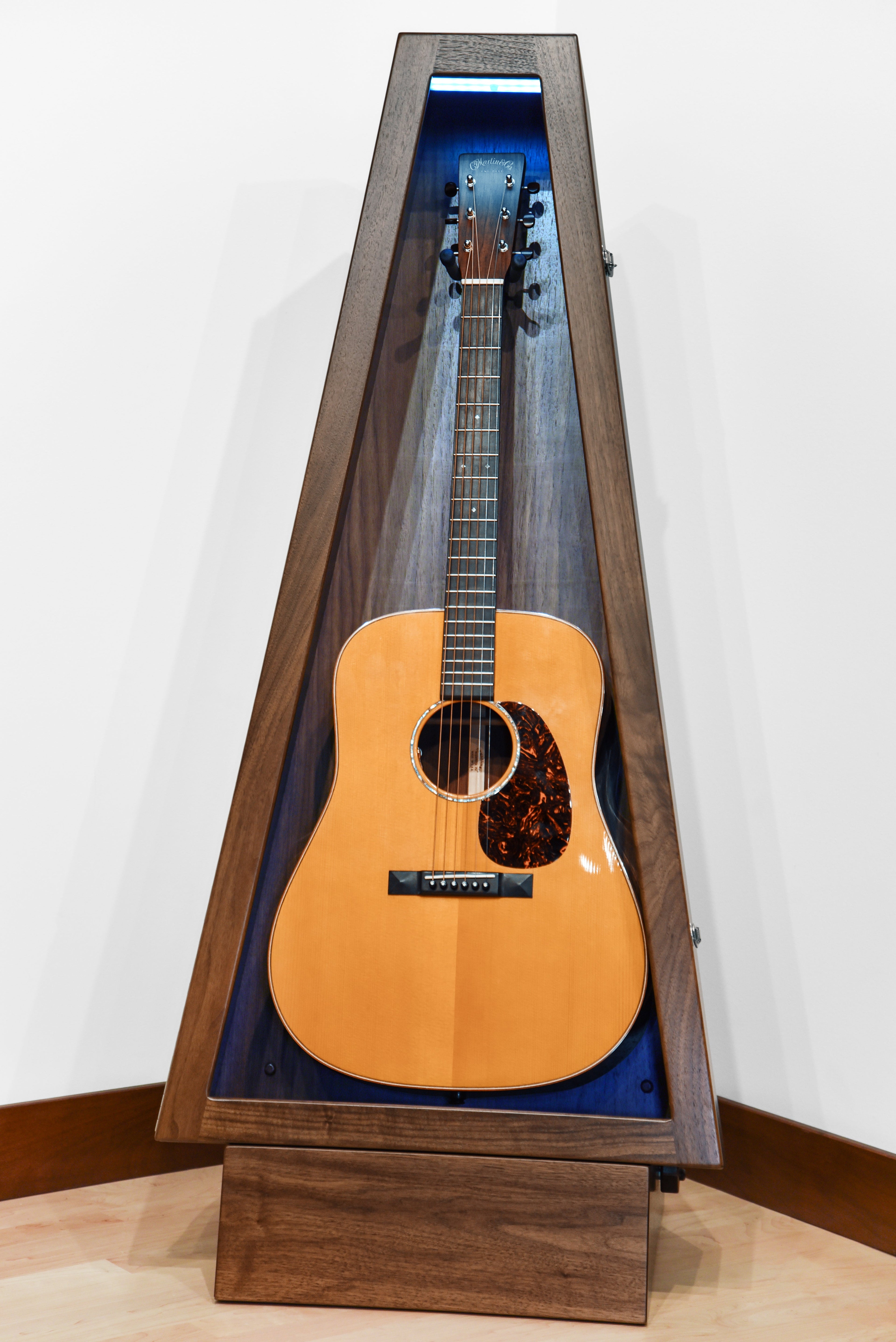 ClimaStand Triangle Humidor with Base - Walnut Acoustic Remedy Cases