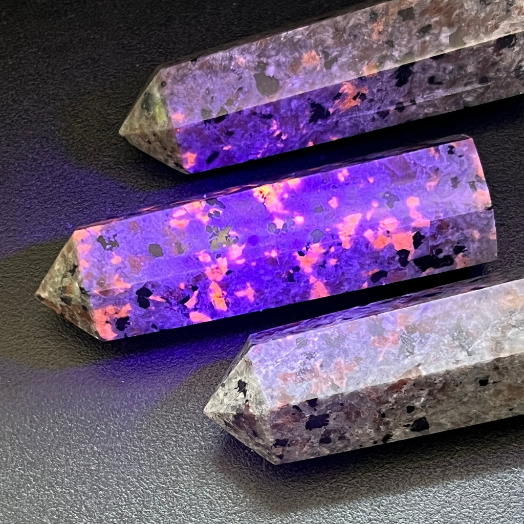 Syenite Standing Point Obelisk Tower (UV Reactive) Carving Gemstone Statue Home Decor Supply Amazing Crystals