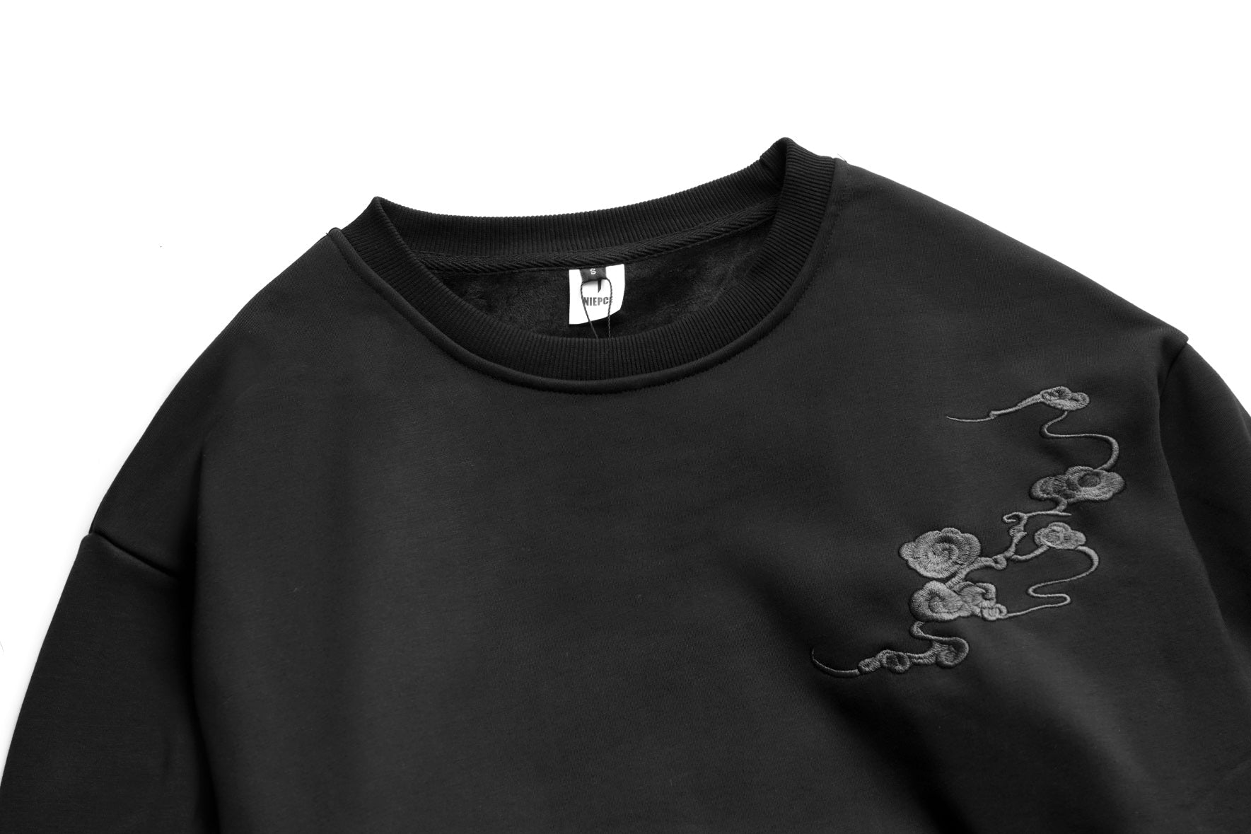 SW9102 Embroidered Kirin Sweater Niepce