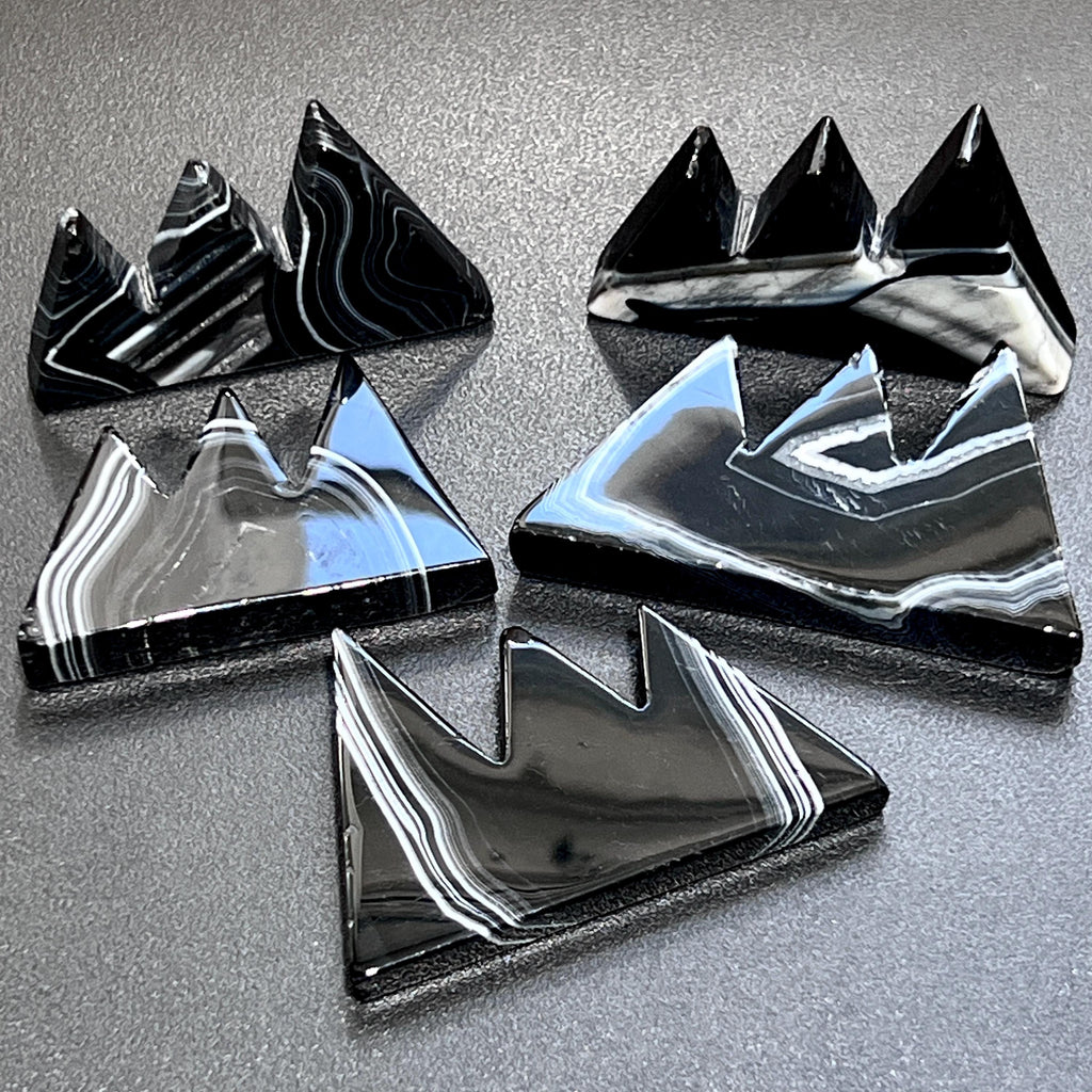 Black Banded Agate Crystal Mountain Shape Carving Gemstone Decor Amazing Crystals