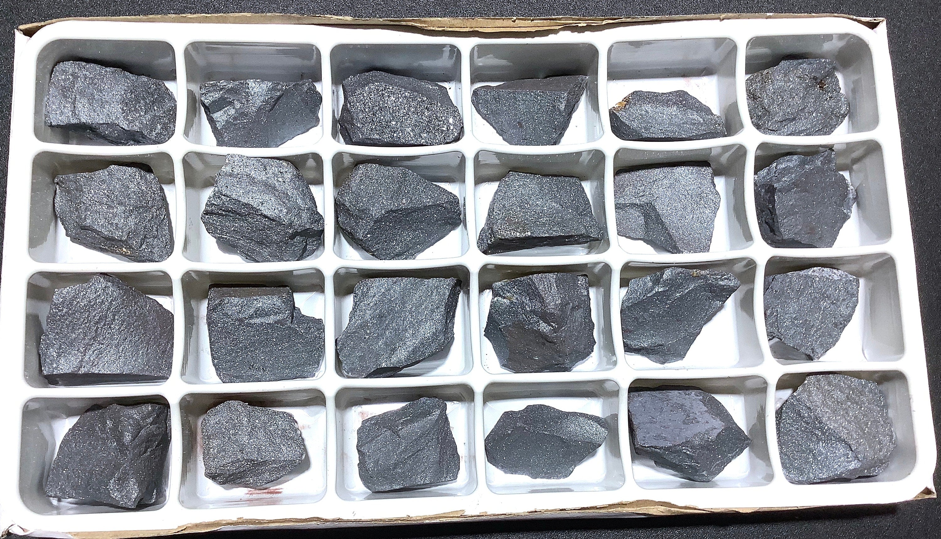Bulk Wholesale Lot 24 Piece Flat Hematite Rough Raw Stones Natural Spectralite Gemstones Crystals Iron Ore Amazing Crystals