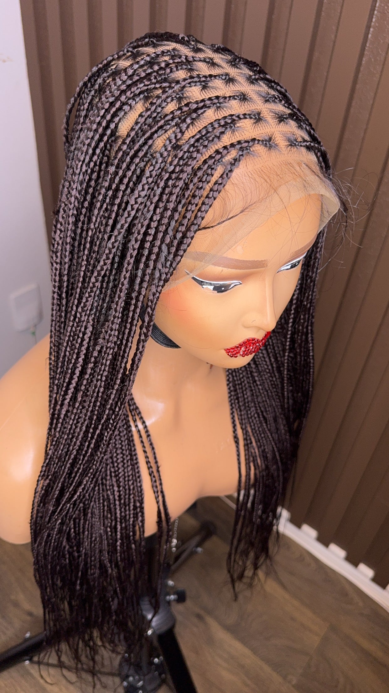 22 inches brown knotless braids HOL stores