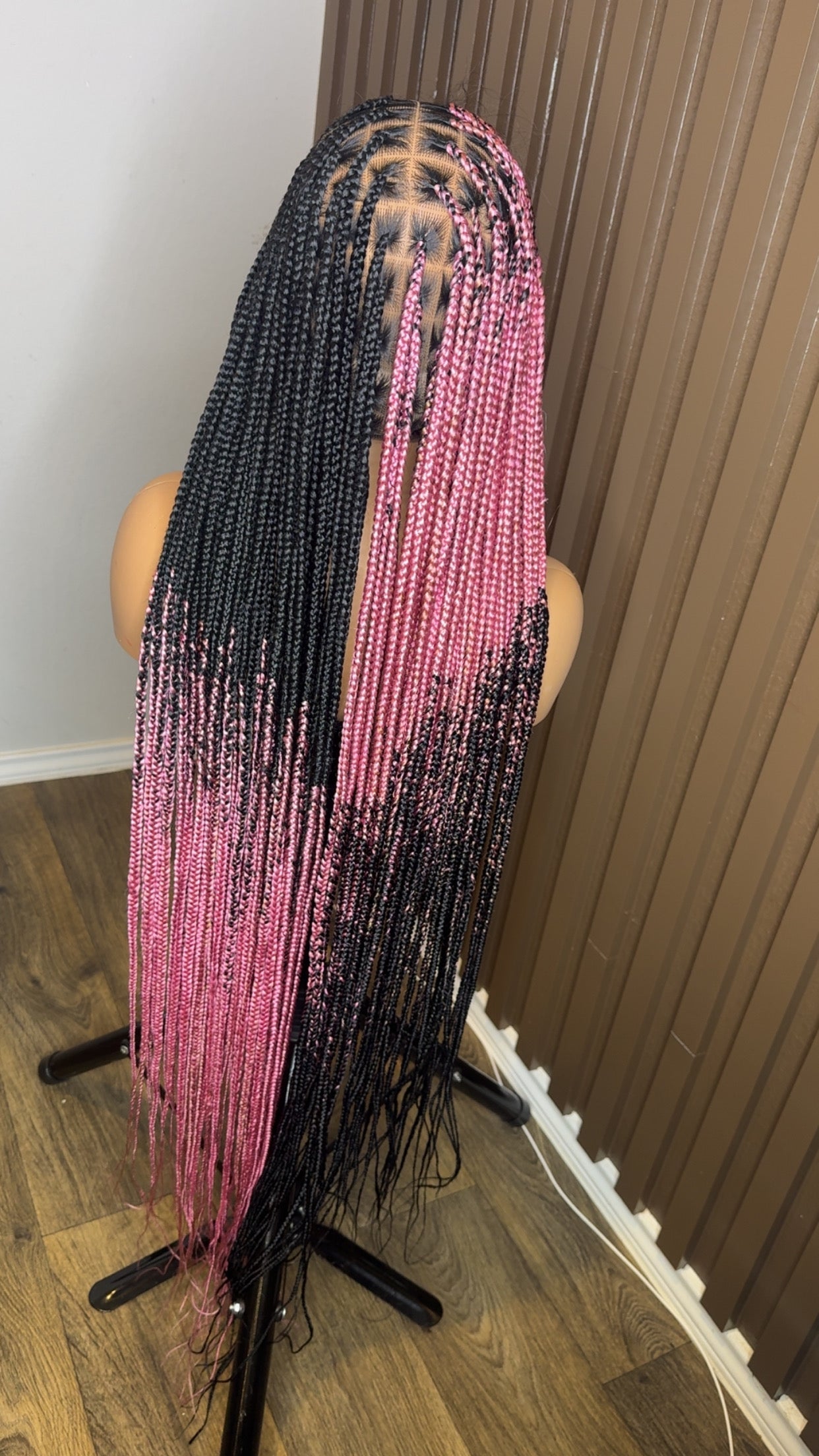 Cross braids dark pink HOL stores
