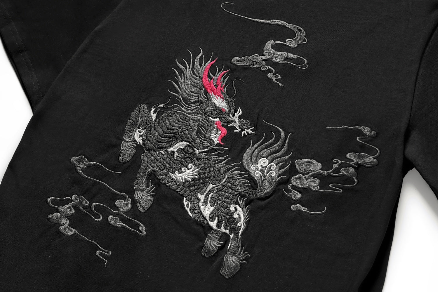 KH870 Kirin Embroidered Tee Niepce