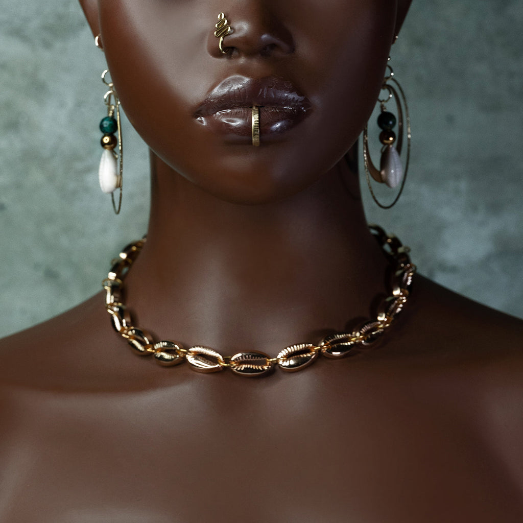 Abundance Choker Adorned In Taji