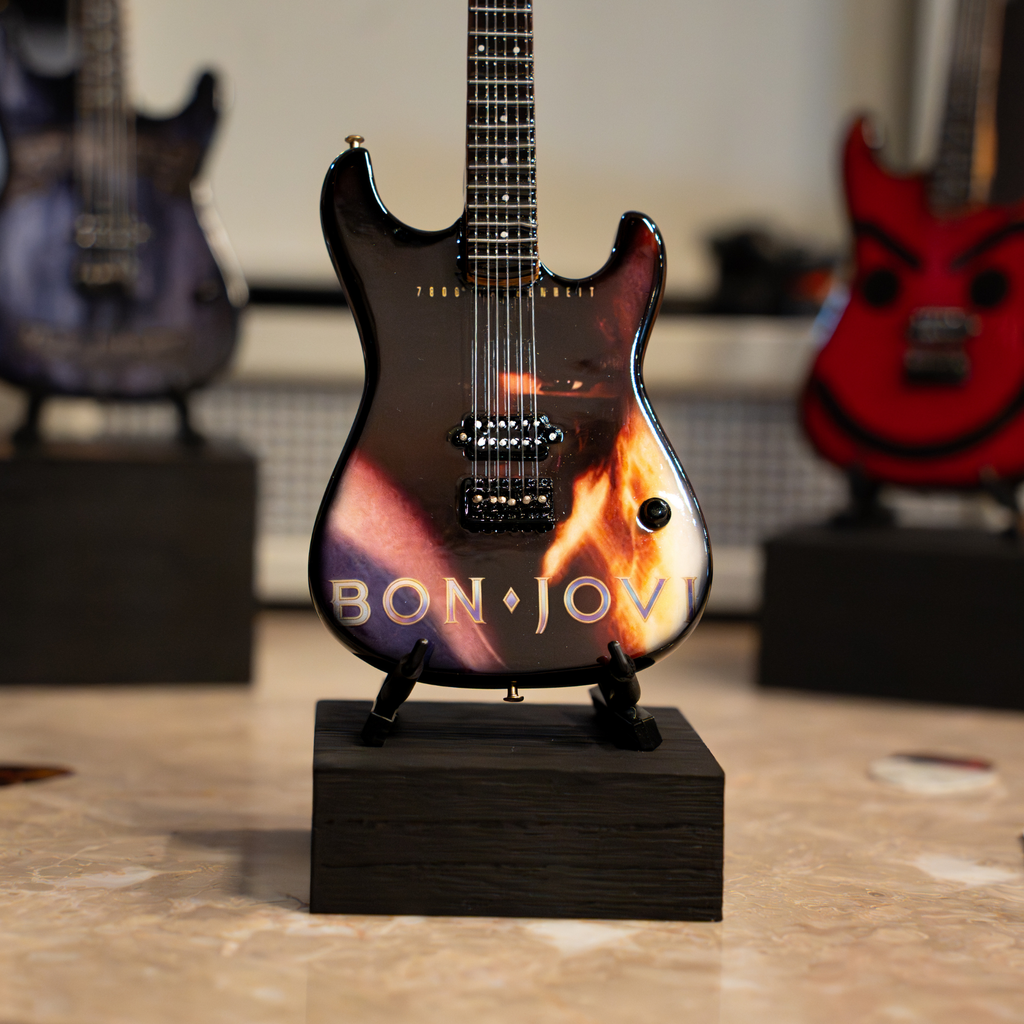 Bon Jovi 7800° Fahrenheit Mini Axe The Mini Axe