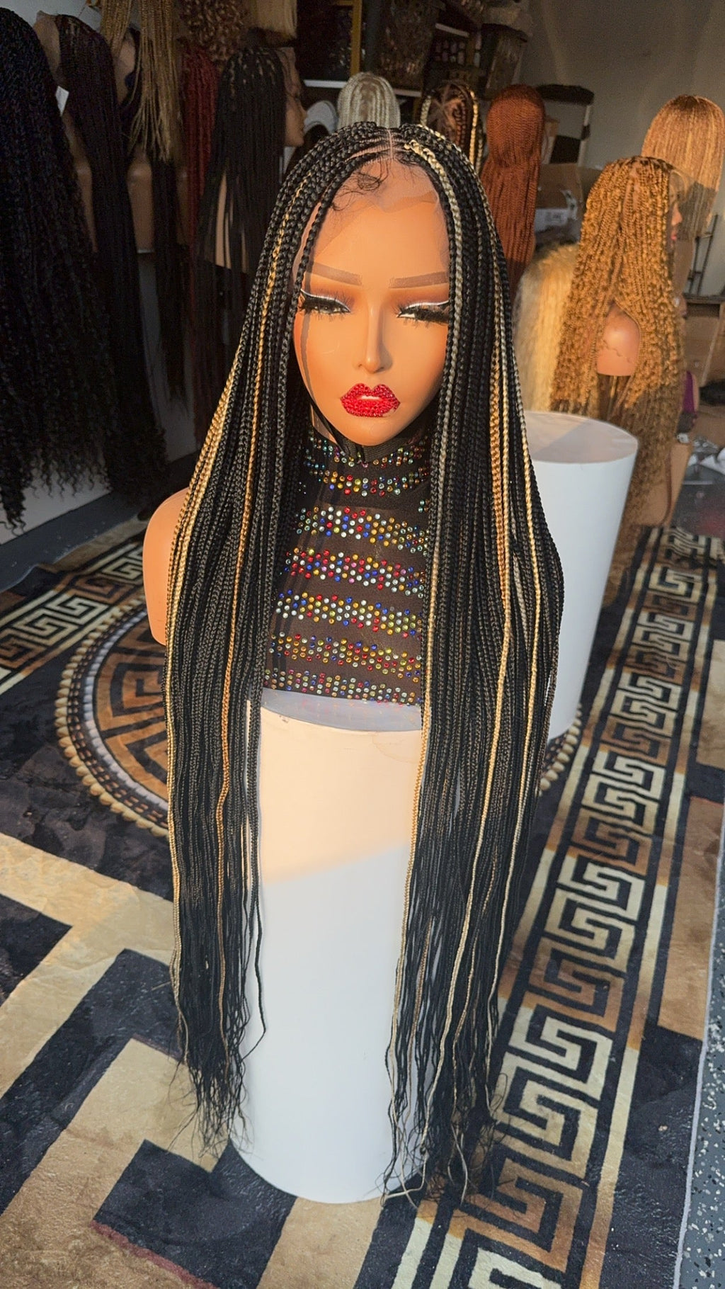 Black knotless braided wig with highlights HOL stores