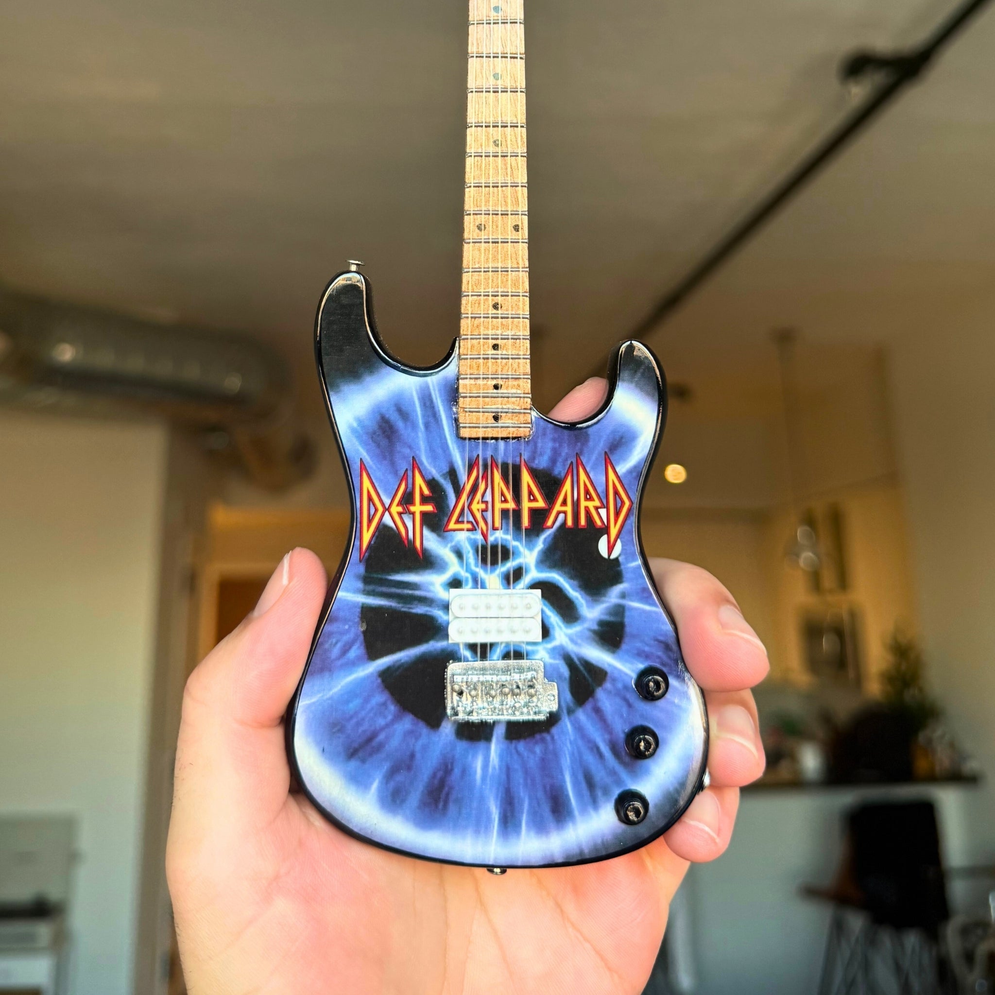 The Complete Def Leppard Miniature Guitar Set – All 6 Official Designs The Mini Axe