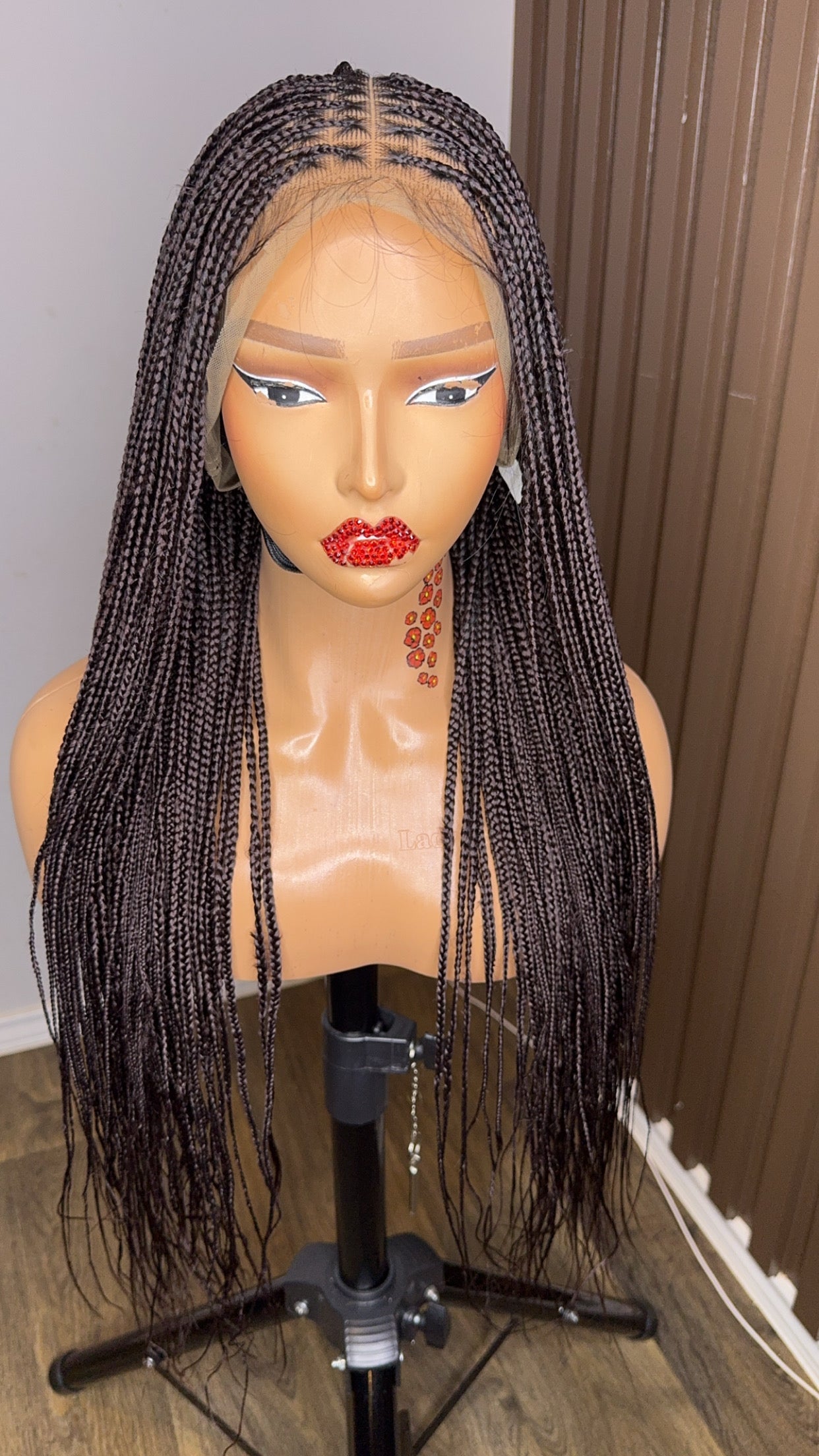 22 inches brown knotless braids HOL stores