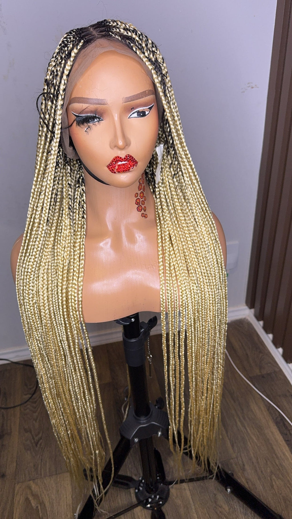 Darkroot 613 knotless braid HOL stores