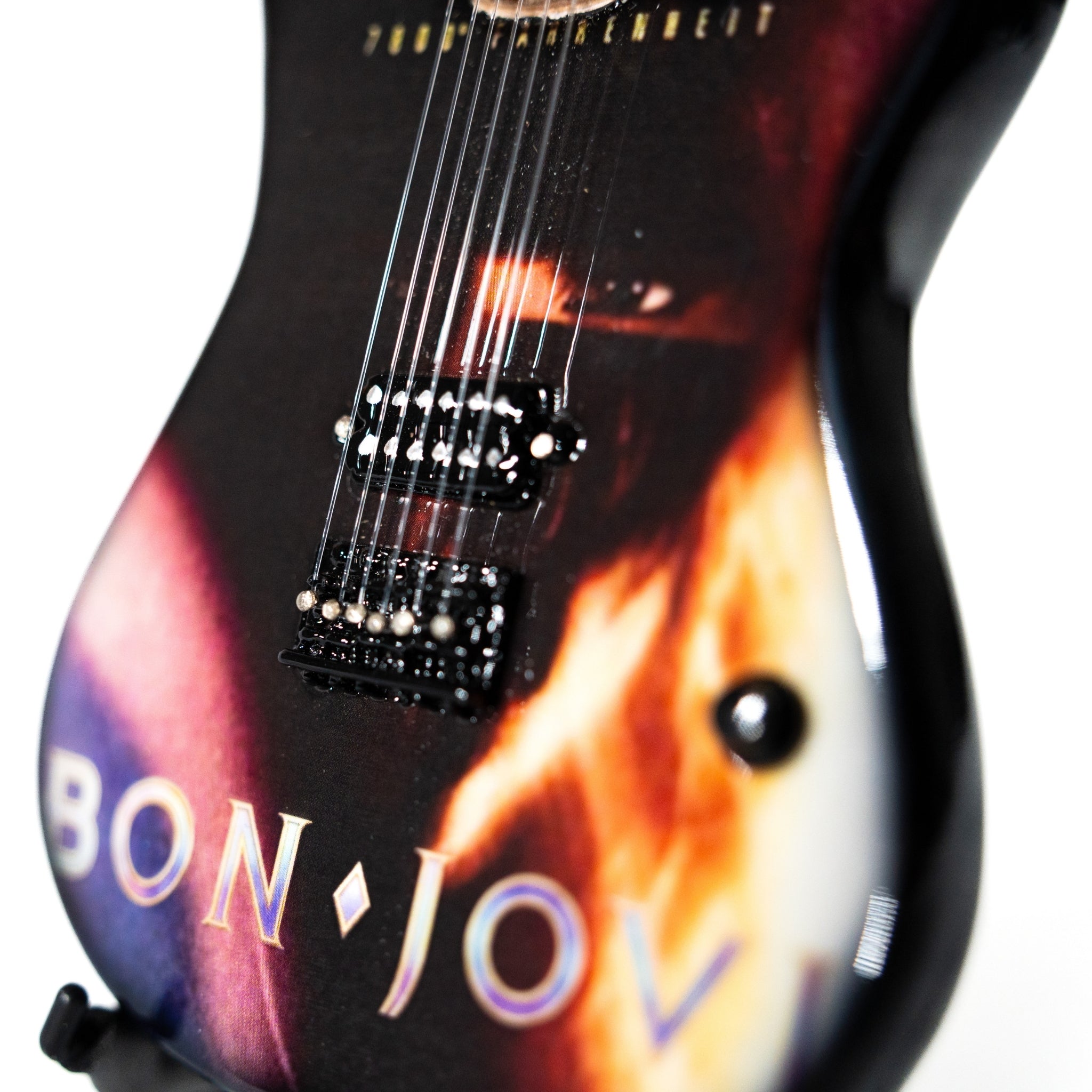Bon Jovi 7800° Fahrenheit Mini Axe The Mini Axe