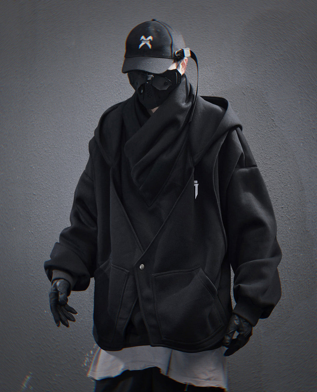 HiH57 Black Assassin Hoodie Niepce