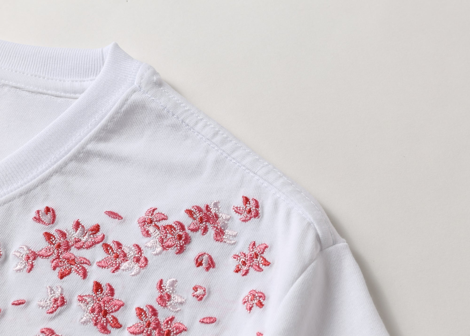 KH628 Red Koi Fish Embroidered Tee Niepce