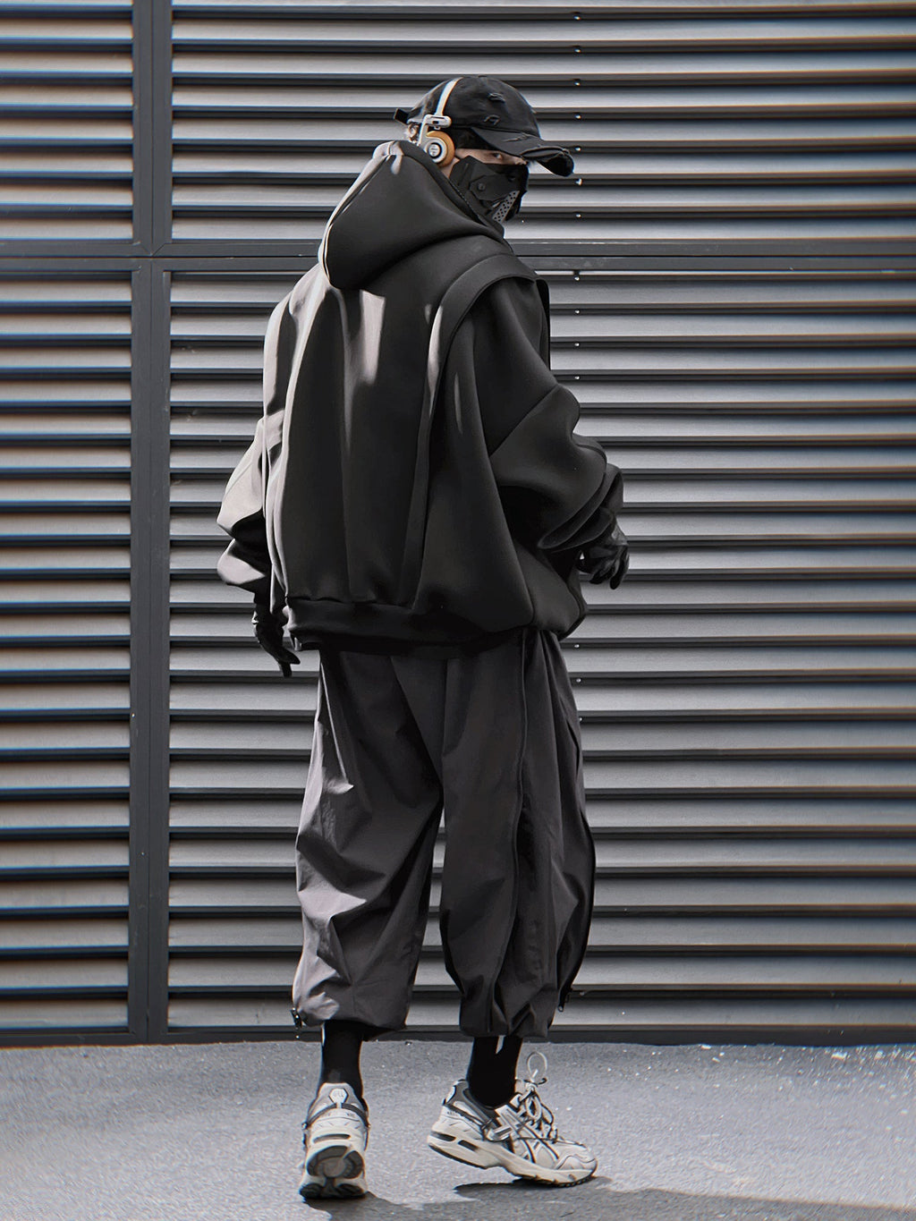 HiH50 Black Nexus Hoodie Niepce