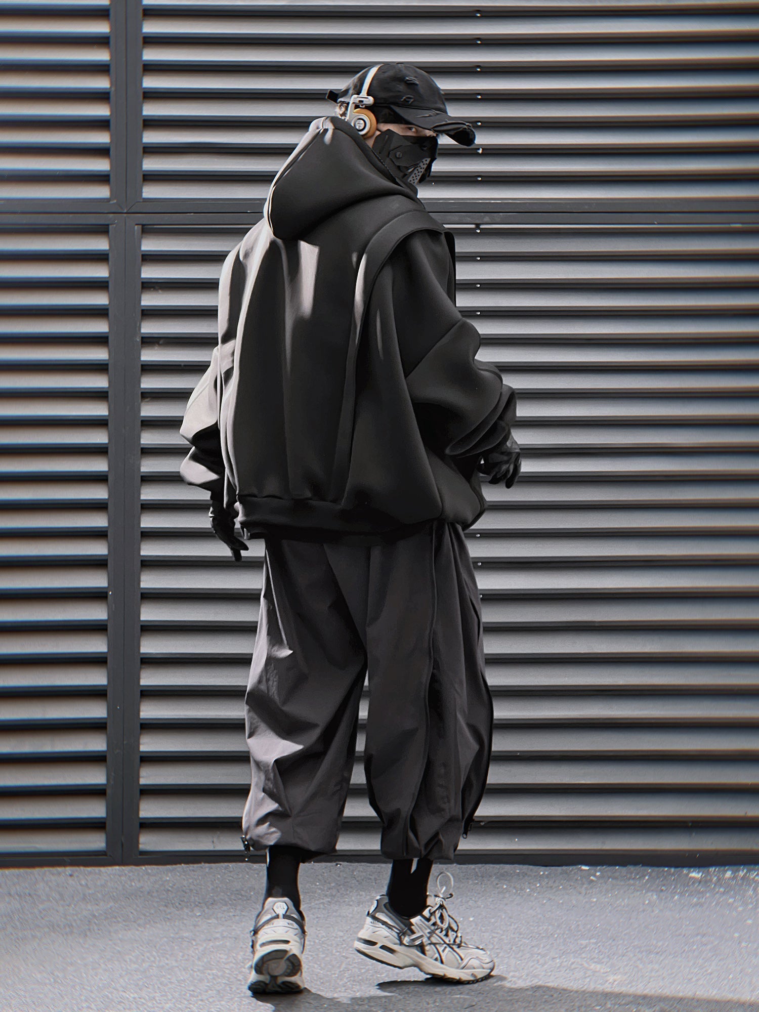 HiH50 Black Nexus Hoodie Niepce