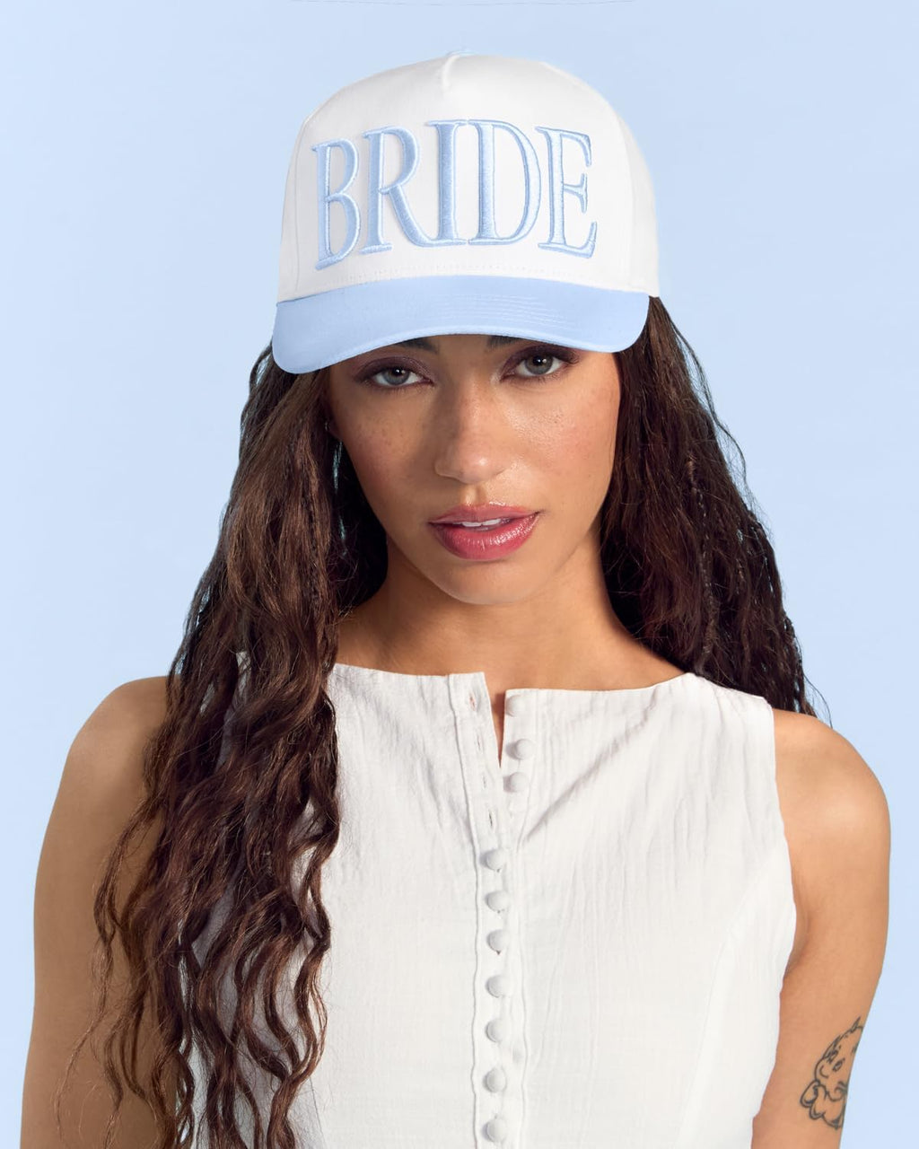xo, Fetti White + Blue Bride Trucker Hat | Bachelorette Accessory, Bridal Headwear, Bach Party Decorations, Bridesmaid Gift, Wedding Cap 7DAY'S