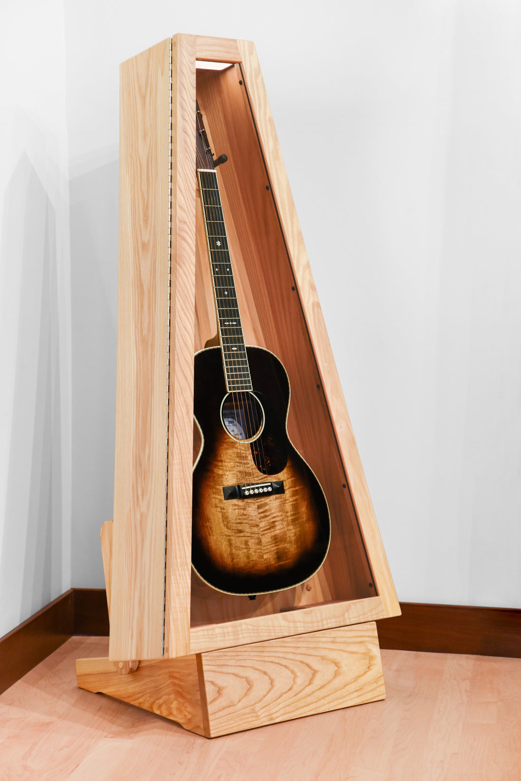 ClimaStand Triangle Humidor with Base - Northern White Ash Acoustic Remedy Cases