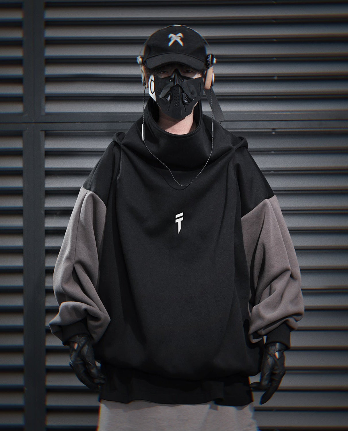 HiH51 Black T-Tech Hoodie Niepce