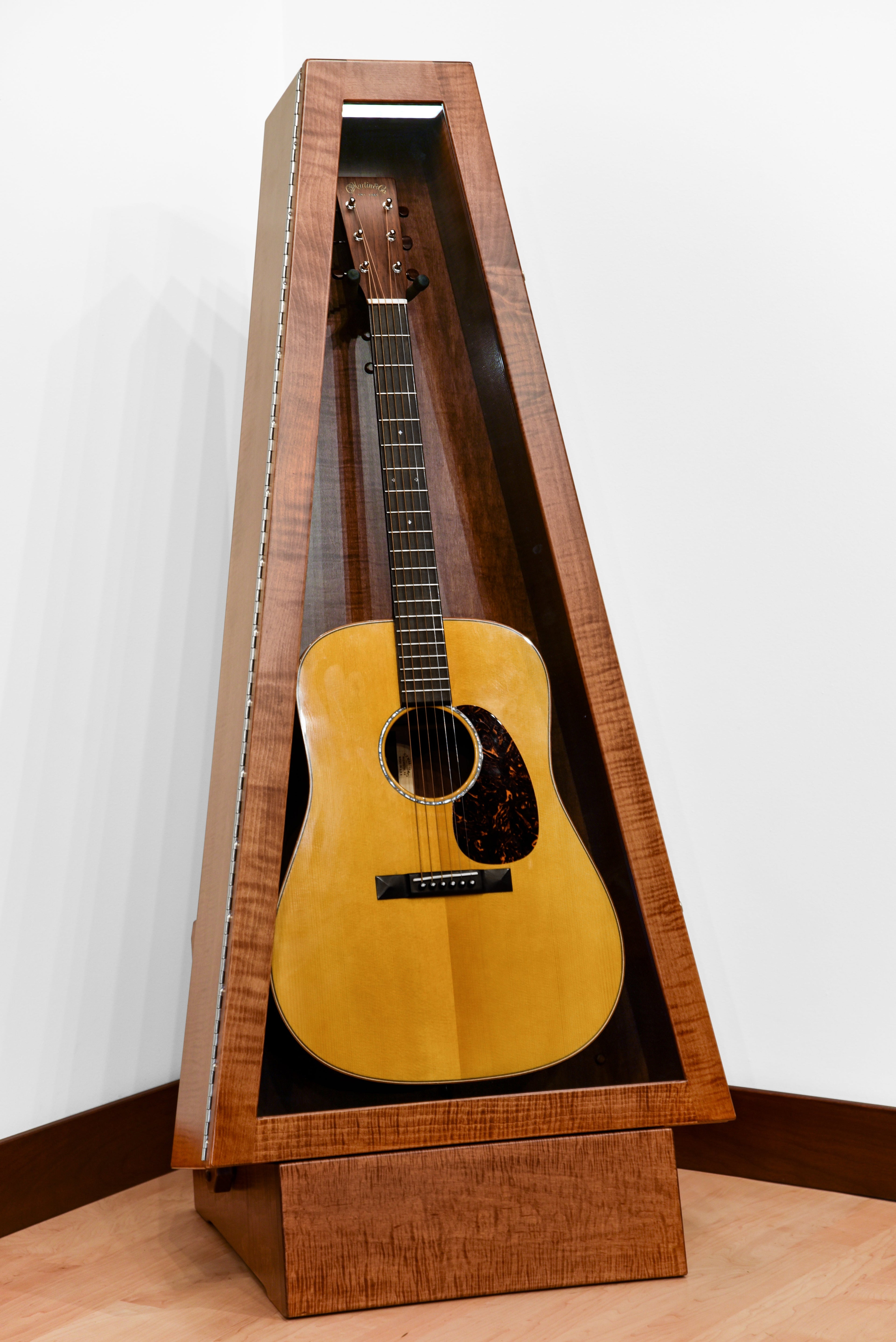 ClimaStand Triangle Humidor with Base - Flamed Maple with Boston Stain Acoustic Remedy Cases