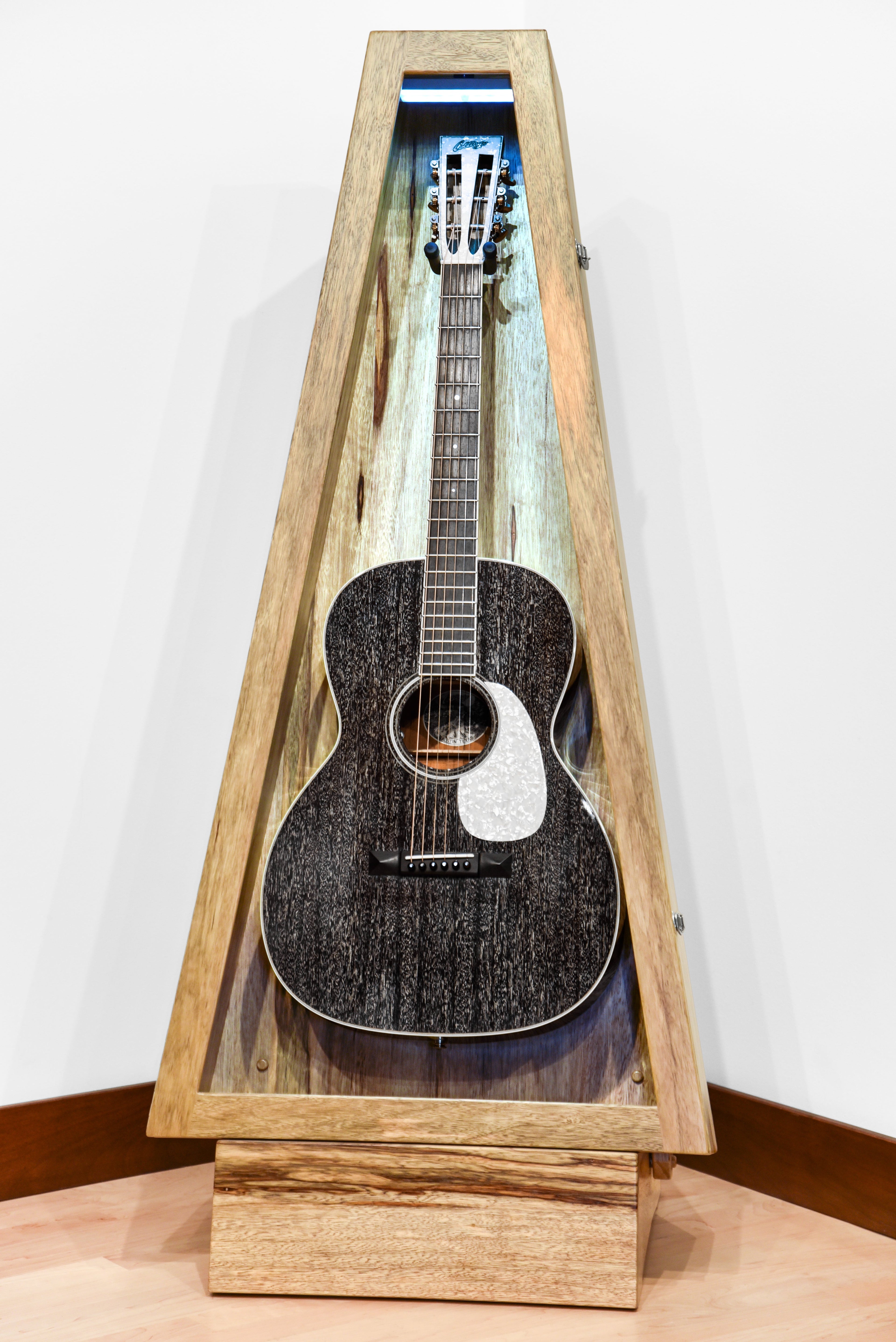 ClimaStand Triangle Humidor with Base - Black Limba Acoustic Remedy Cases