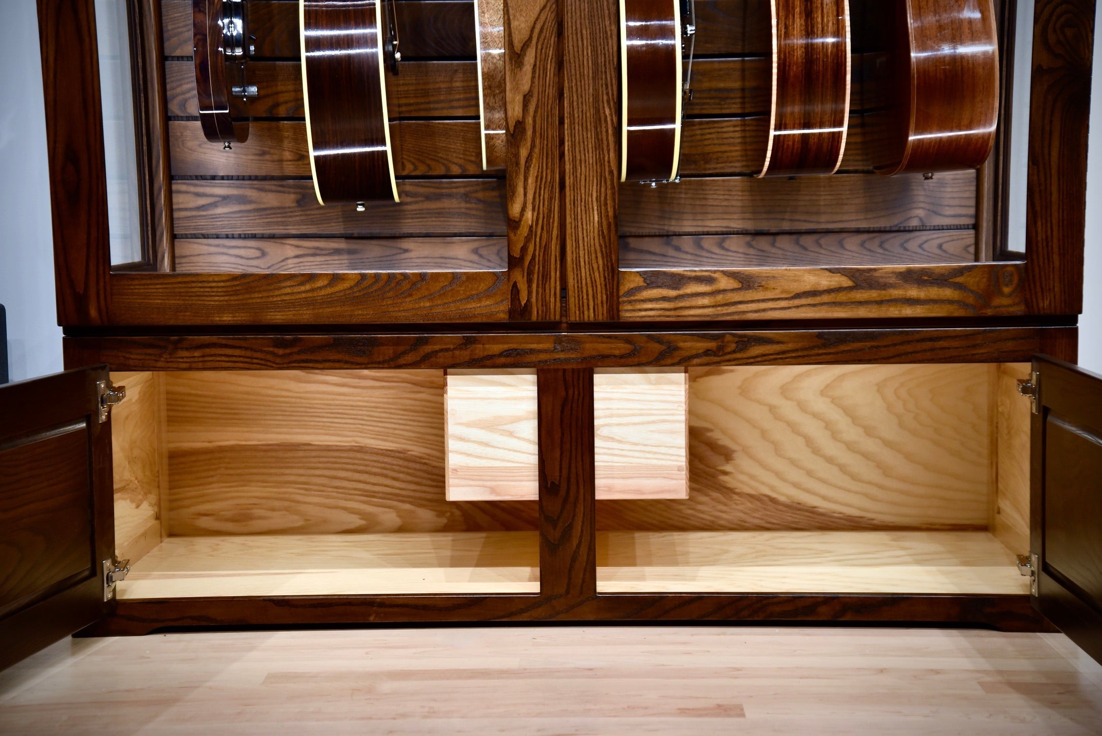 ClimaCab Traditional+ | Ash with Rich Tobacco Acoustic Remedy Cases