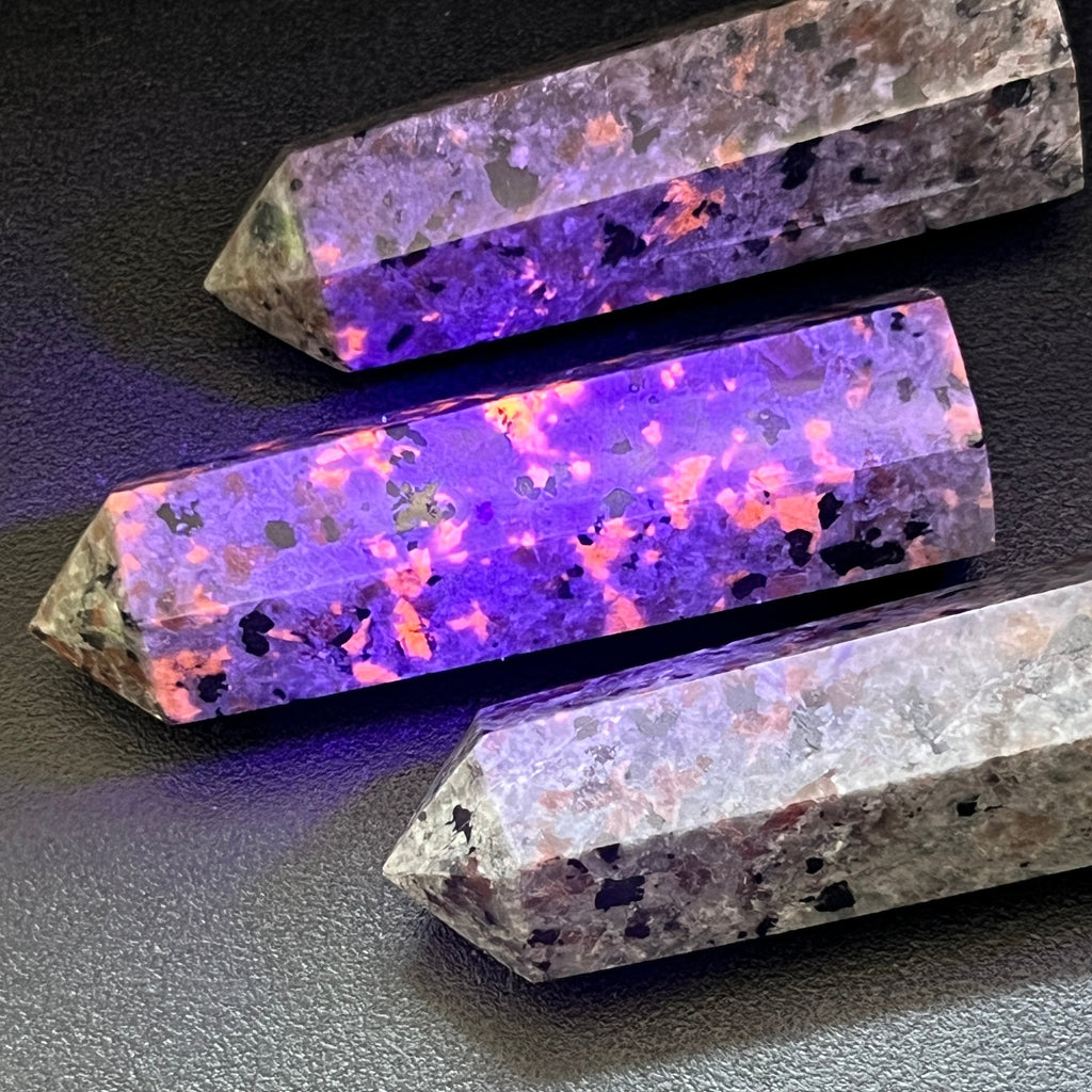 Syenite Standing Point Obelisk Tower (UV Reactive) Carving Gemstone Statue Home Decor Supply Amazing Crystals