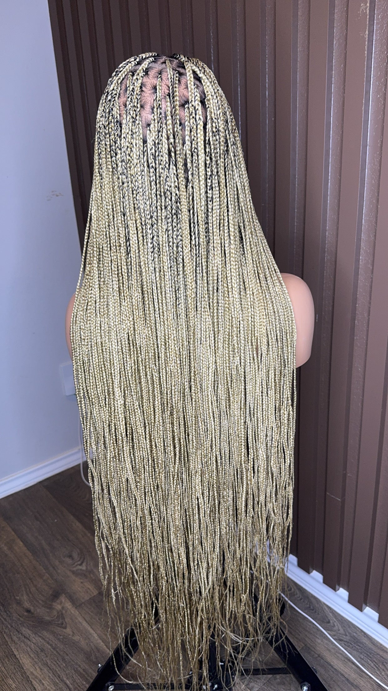 Darkroot honey blonde HOL stores