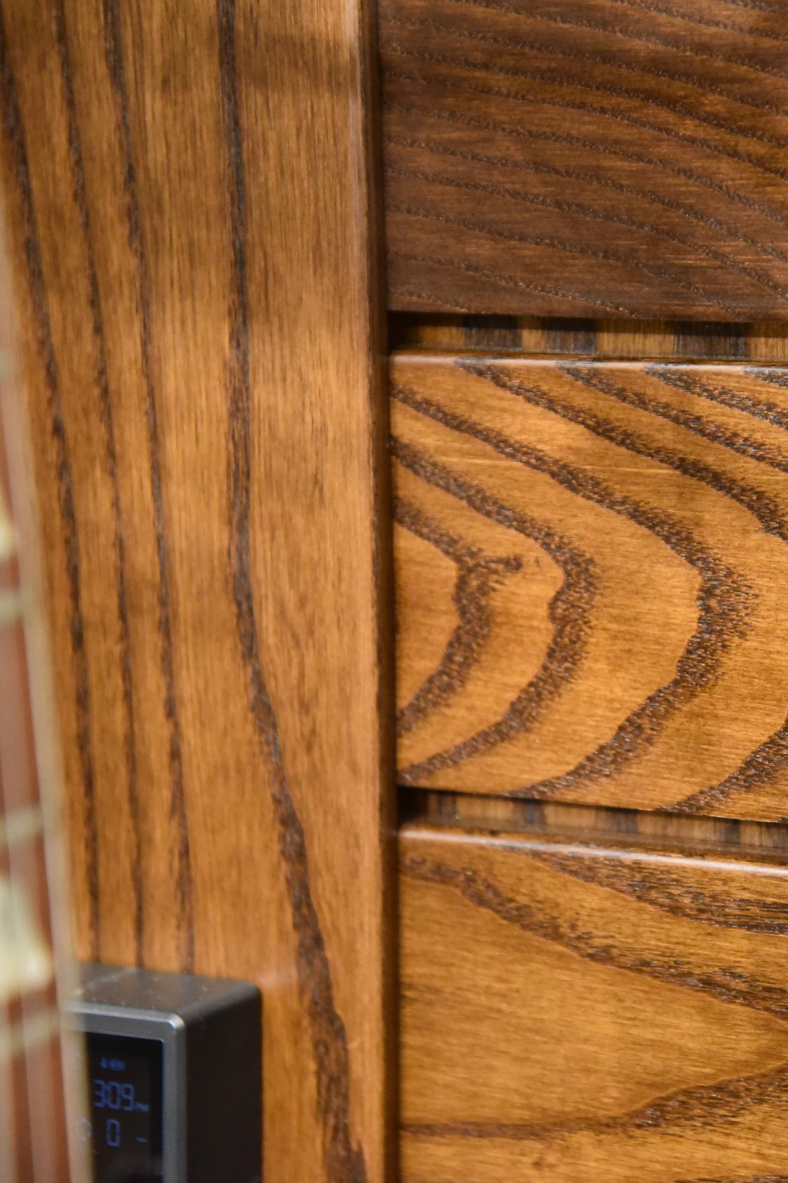 ClimaCab Traditional+ | Ash with Rich Tobacco Acoustic Remedy Cases