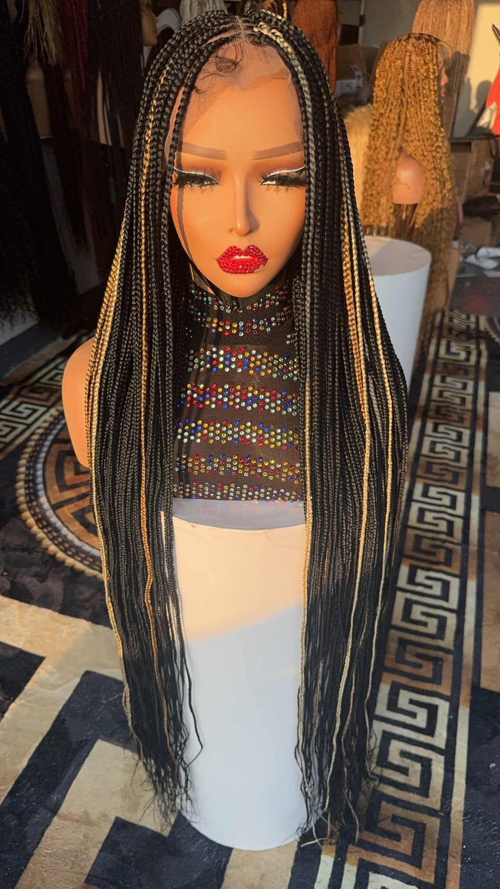 Black knotless braided wig with highlights HOL stores