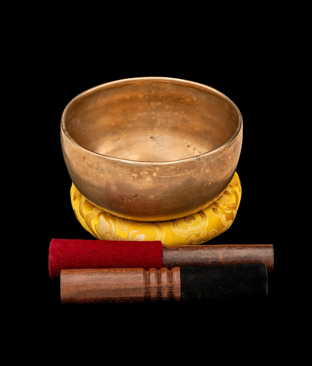 Antique Special Thick Thadobati Singing Bowl B3 241Hz 6 3/4" A16111 Bodhisattva Trading Company