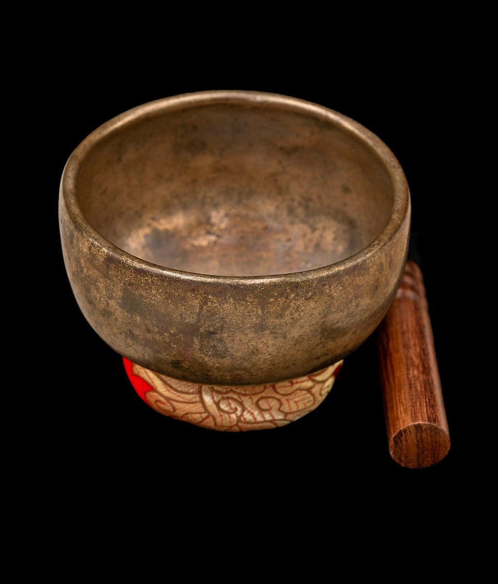 Antique Void Singing Bowl E5 678Hz 4 3/4" A16132 Bodhisattva Trading Company