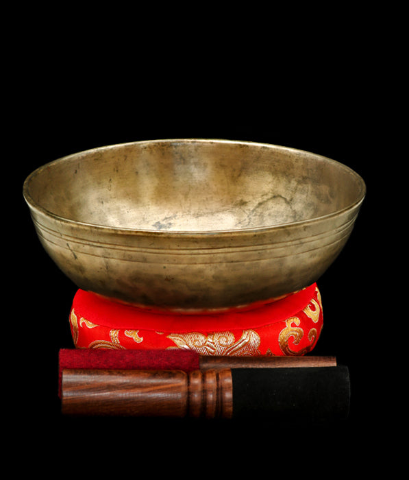 Antique Manipuri Singing Bowl  D#3 155Hz 8 1/4" A16137 Bodhisattva Trading Company