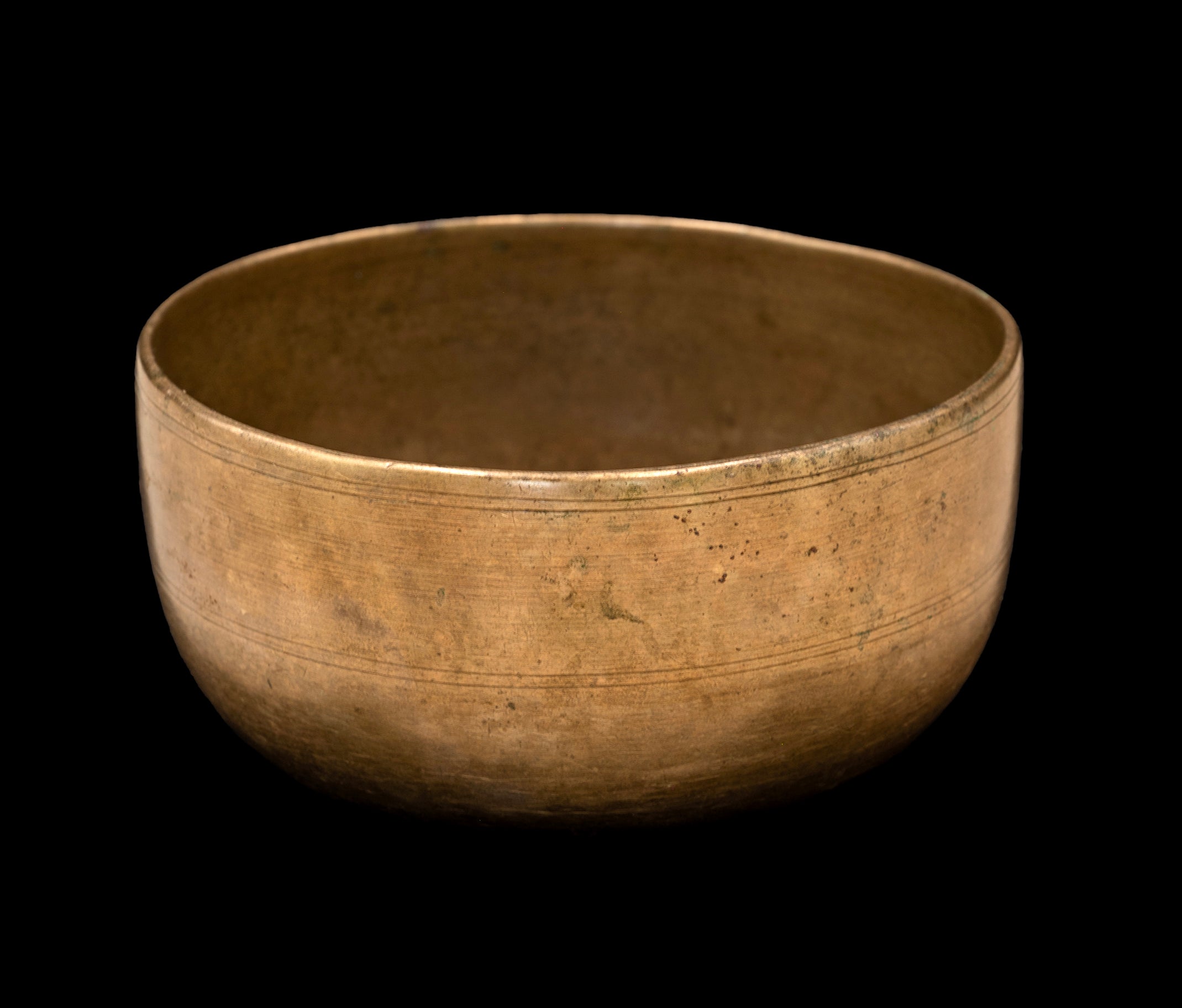 Antique Thadobati Singing Bowl C4 260Hz  (Near Concert Pitch) 6" A16163 Bodhisattva Trading Company