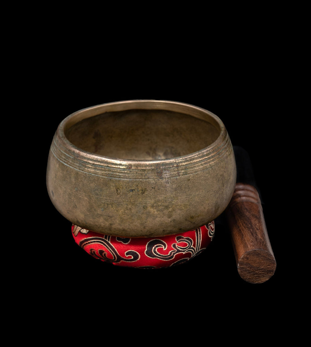 Antique Rare Mani Singing Bowl G5 779Hz 4 3/4" A16289 Bodhisattva Trading Company