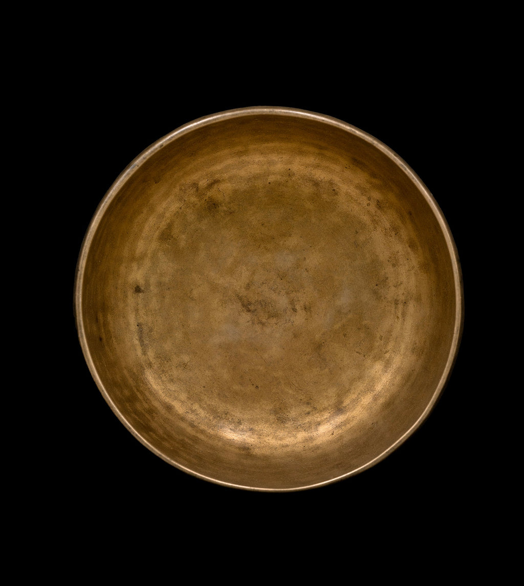 Antique Thadobati Singing Bowl G3 195Hz (NCP) 7" A16290 Bodhisattva Trading Company