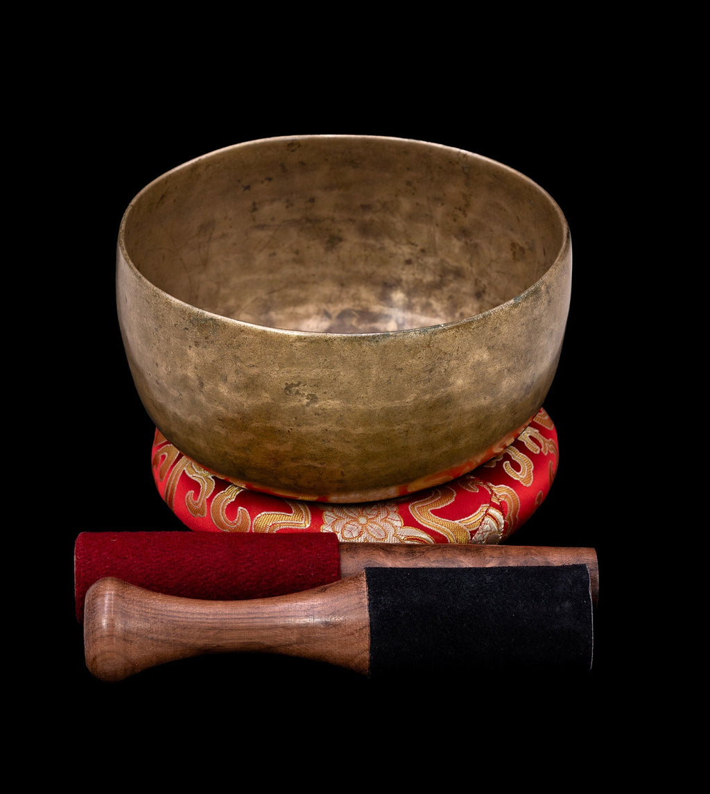 Antique Thadobati Singing Bowl F3 173Hz 7" A16293 Bodhisattva Trading Company