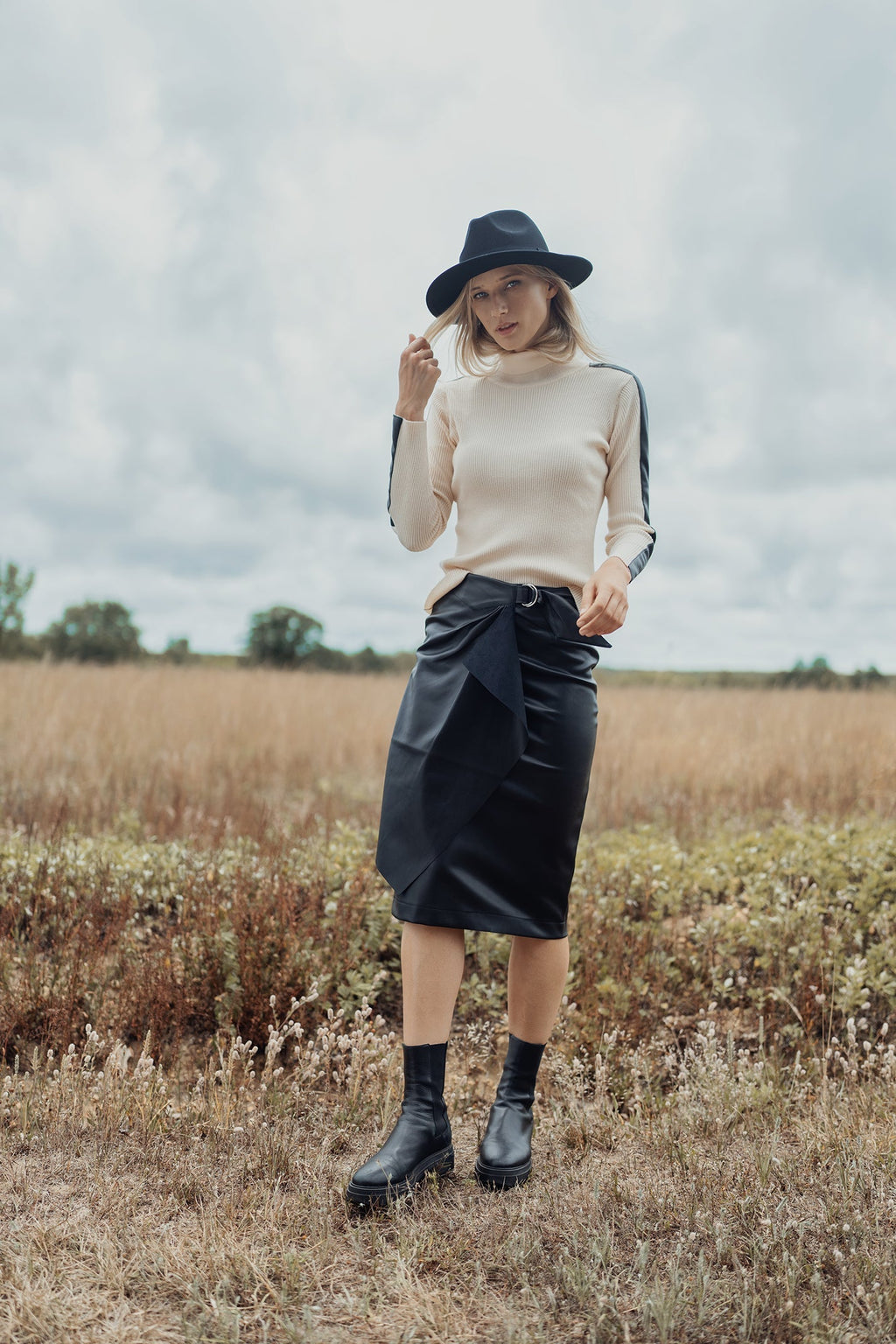 STRAIGHT LEATHER SKIRT WITH BUCKLE profile-nyc