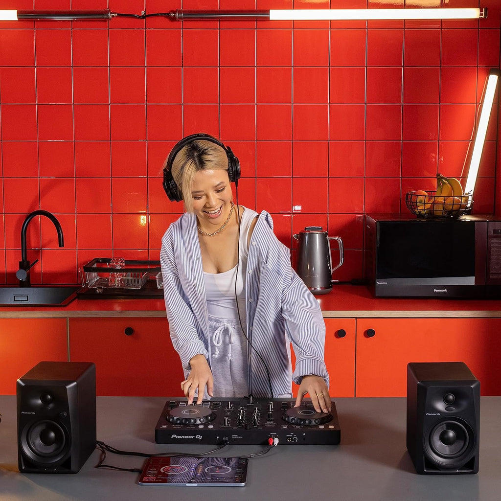 Pioneer DJ DDJ-FLX4 2-deck rekordbox and Serato DJ Controller - Graphite MindFreakArtistry