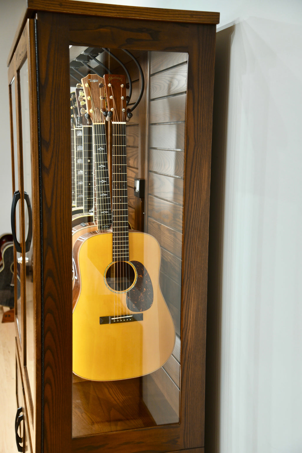 ClimaCab Traditional+ | Ash with Rich Tobacco Acoustic Remedy Cases