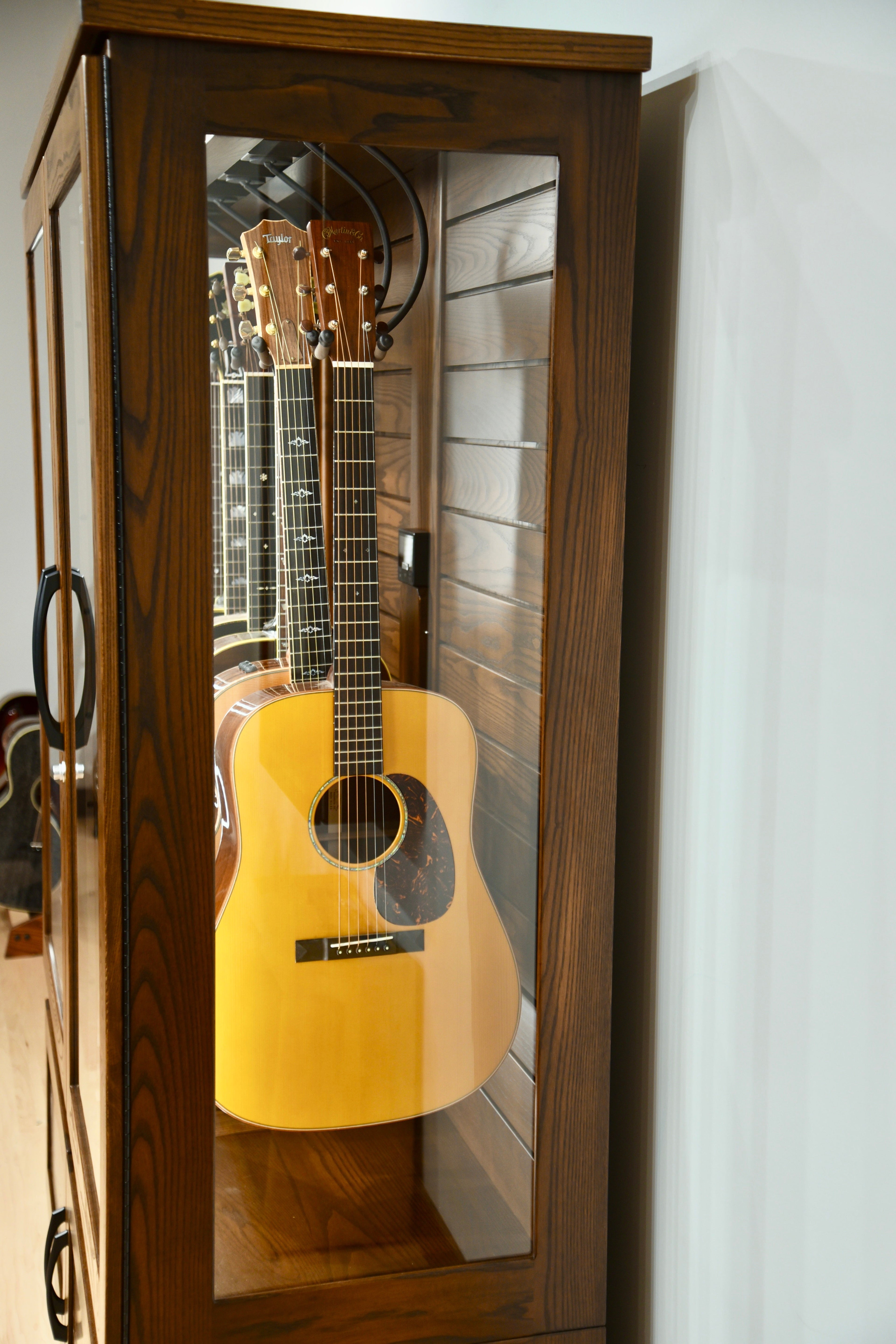 ClimaCab Traditional+ | Ash with Rich Tobacco Acoustic Remedy Cases