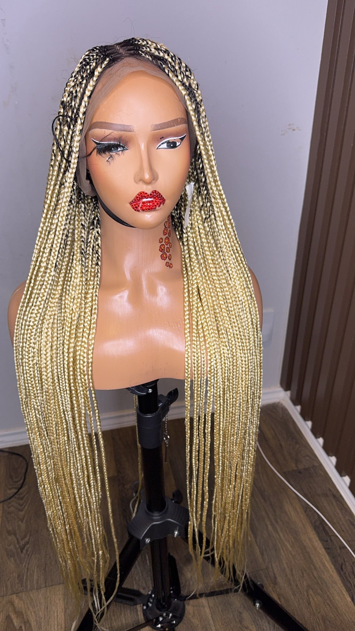 Darkroot 613 knotless braid HOL stores