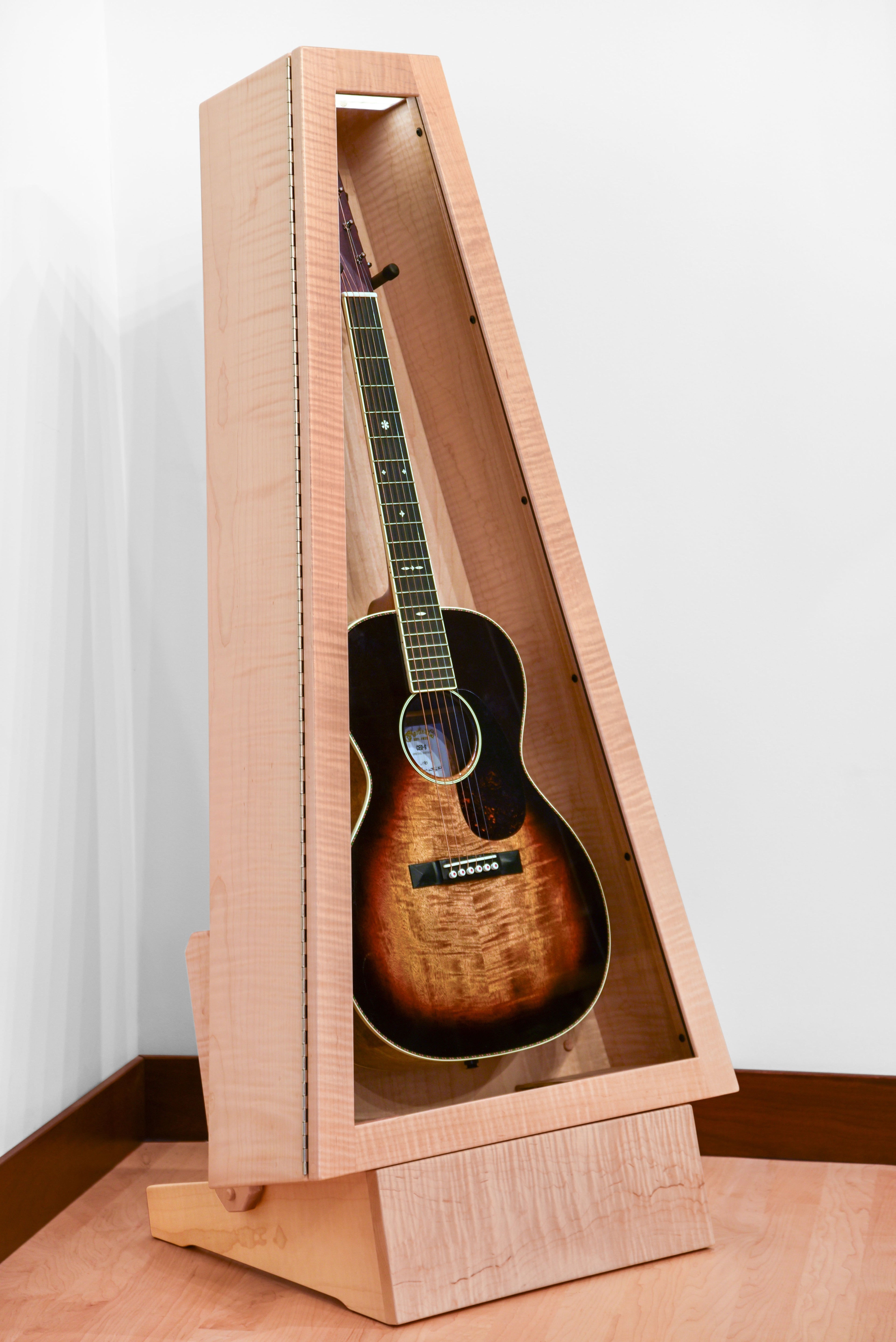 ClimaStand Triangle Humidor with Base - Flamed Maple Acoustic Remedy Cases