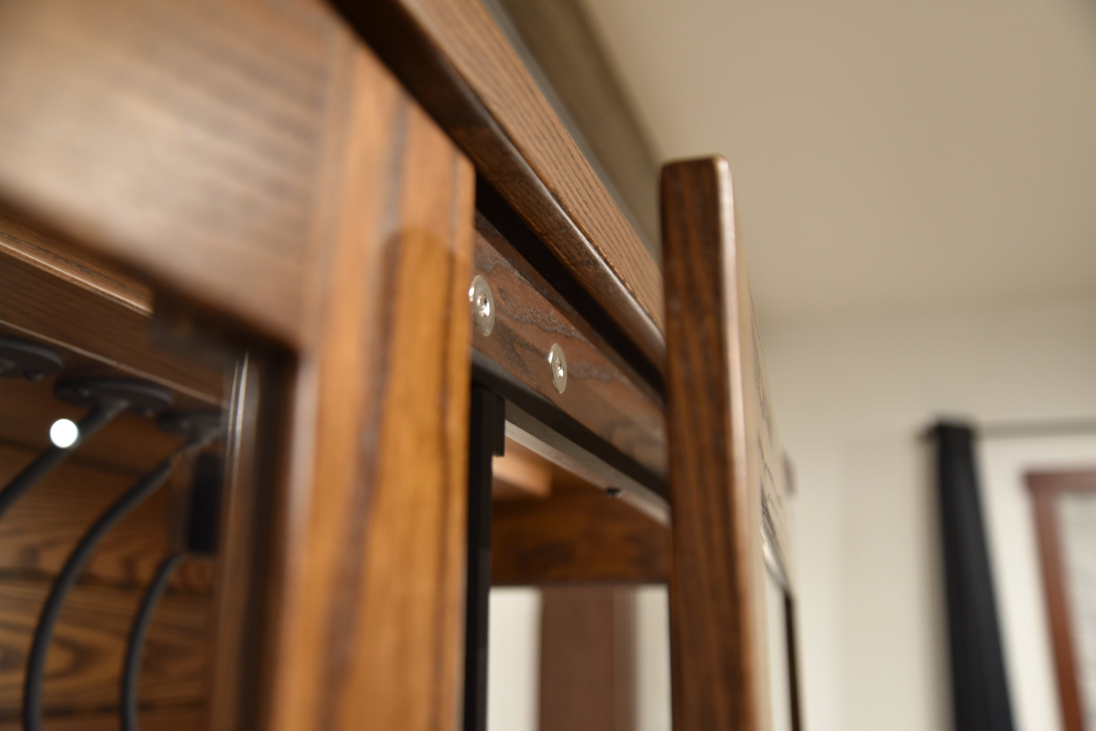 ClimaCab Traditional+ | Ash with Rich Tobacco Acoustic Remedy Cases