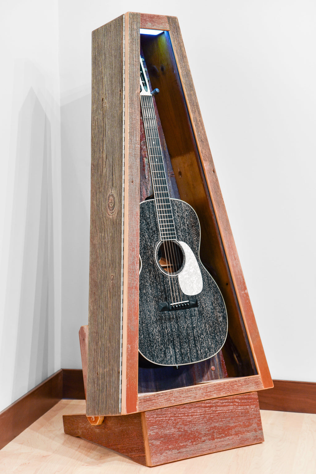 ClimaStand Triangle Humidor with Base - Reclaimed Barnwood (Red) Acoustic Remedy Cases