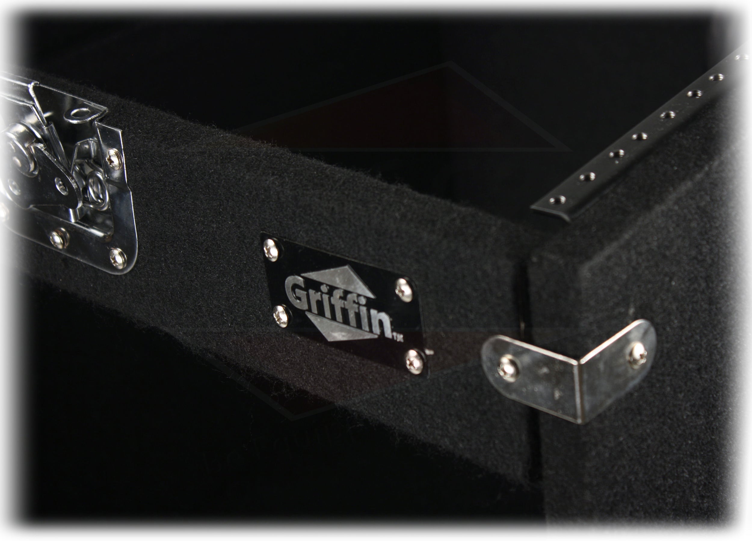 Rackmount Studio Mixer Flight Road Case By GRIFFIN - 25U Mount Space Ultimate Pro-Audio Amp Cabinet Travel Trunk For Music Gear Recording Equipment GeekStands.com