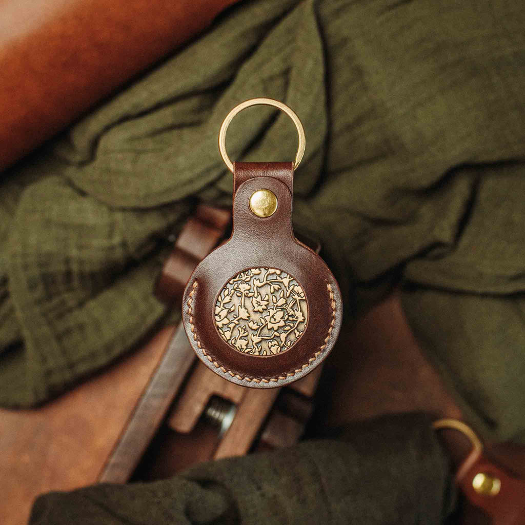 Challenge Coin Keychain - Peso Pocket v5 | EDC Leather Coin Holder Pirate Goods