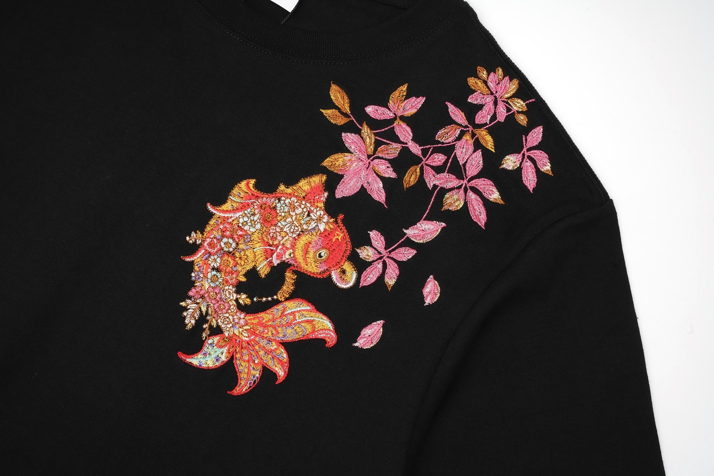 ET522 Gold Coin Koi Embroidered Tee Niepce