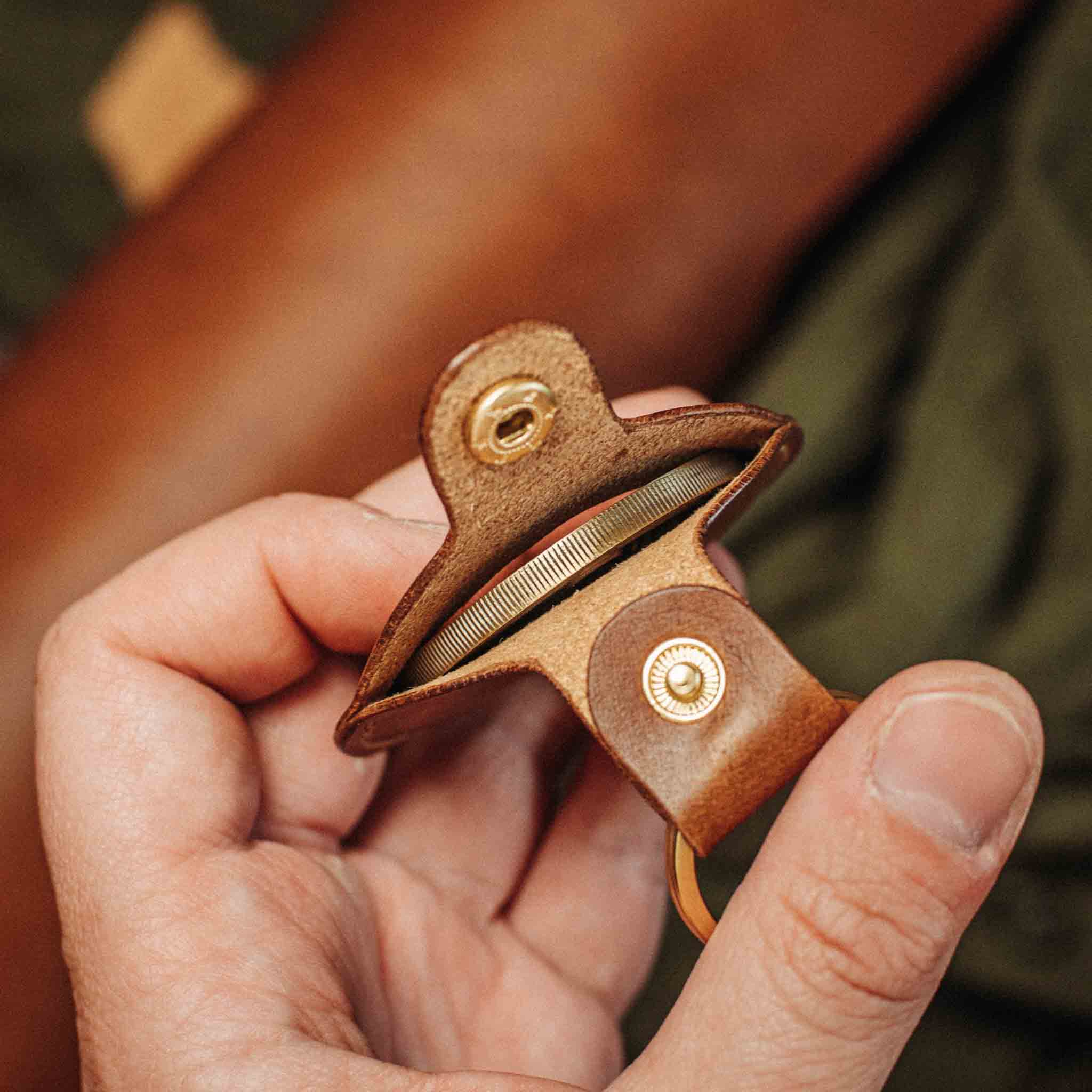 Challenge Coin Keychain - Peso Pocket v5 | EDC Leather Coin Holder Pirate Goods